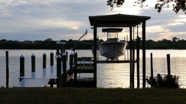 Dockhouse with Alumiworks Boat Lift